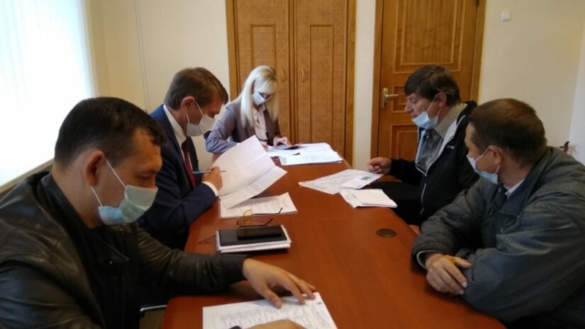 Депутаты избирательного округа № 16 «Лазаревский» провели прием граждан по личным вопросам