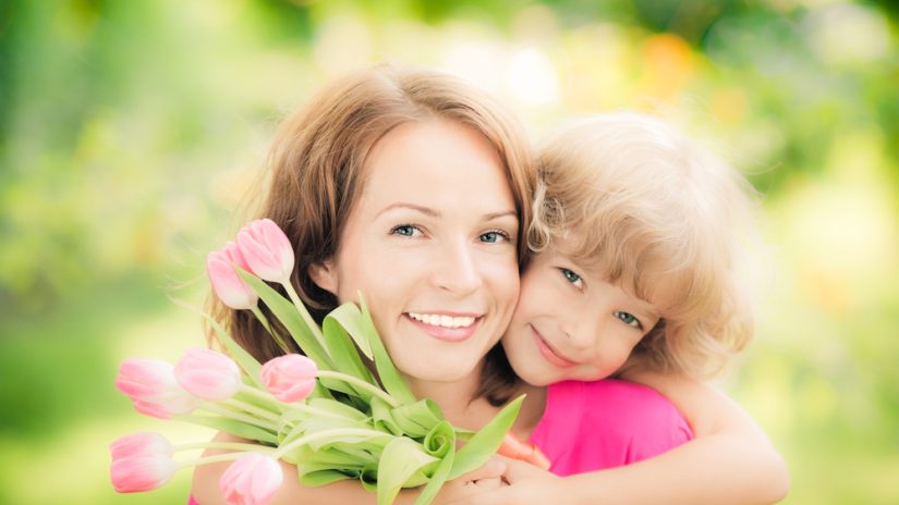 28 ноября в России отмечается День матери