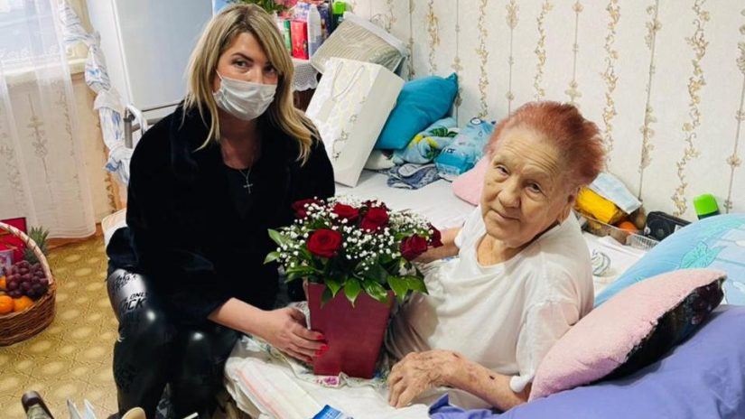 Елена Дорогинина поздравила с 100-летним юбилеем ветерана Великой Отечественной войны Евдокию Бородину 