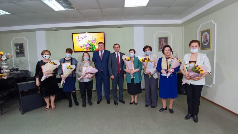 Депутаты округа «Лазаревский»  поздравили женский актив Лазаревского района с 8 марта