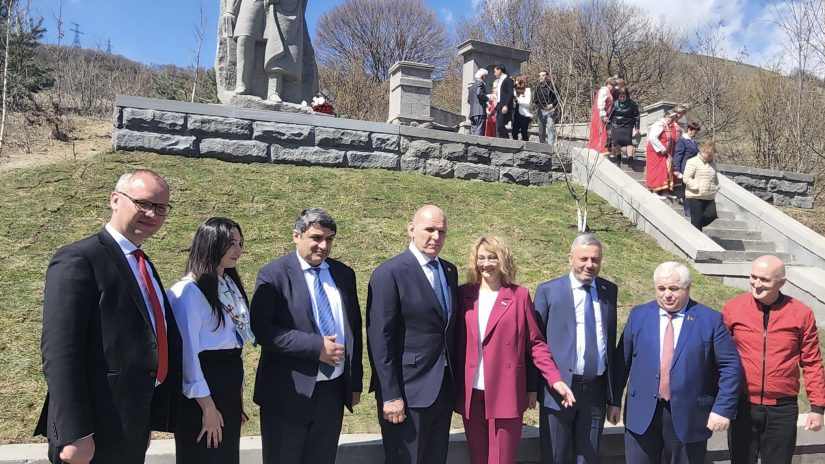 В честь 30-летия дипломатических отношений между Республикой Армения и Российской Федерацией в Армении открыли памятник Александру Сергеевичу Пушкину