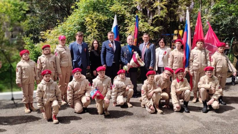 Депутаты Городского Собрания Сочи поздравили ветеранов с наступающим Днем Победы