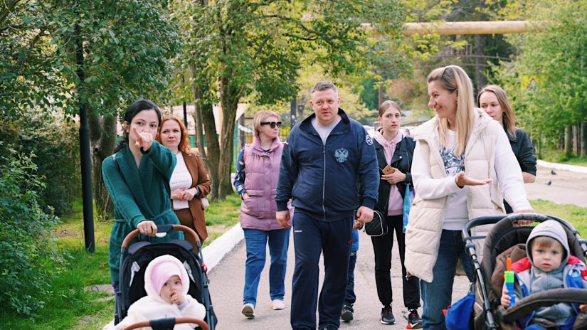Владимир Елединов вместе с инициативной группой жителей микрорайона Кудепста провел обход поселка
