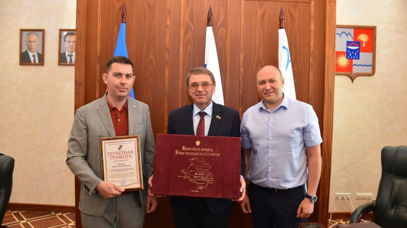 Председатель Городского Собрания Сочи Виктор Филонов встретился с директором Орнитопарка