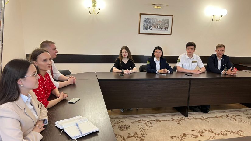 Молодежный парламент при Городском Собрании Сочи встретился с активом Молодёжного совета при Главе города Сочи