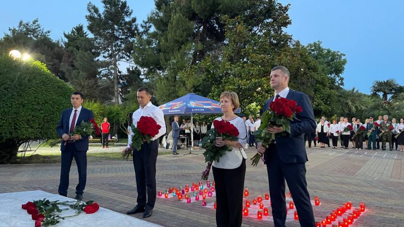 Депутат Городского Собрания Сочи Павел Афанасьев принял участие в акции «Свеча памяти»
