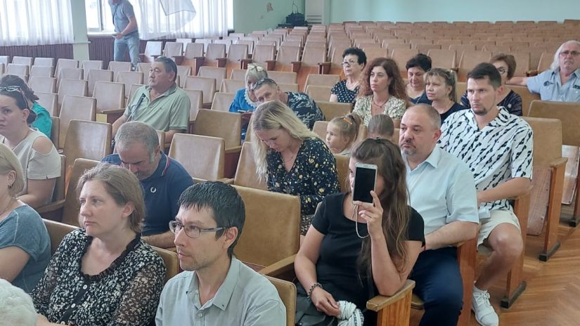 В администрации Адлерского района прошел сход граждан с участием депутата Городского Собрания Сочи Олега Фатеева