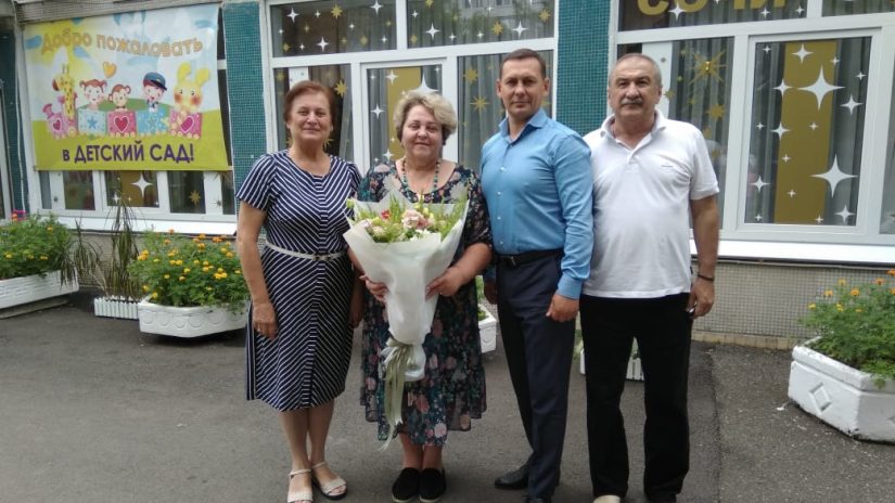 Павел Афанасьев поздравил с юбилеем Татьяну Пономаренко