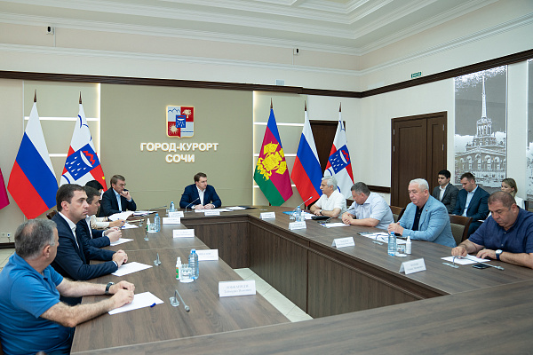 Глава Сочи Алексей Копайгородский провел рабочую встречу с депутатами Хостинского района