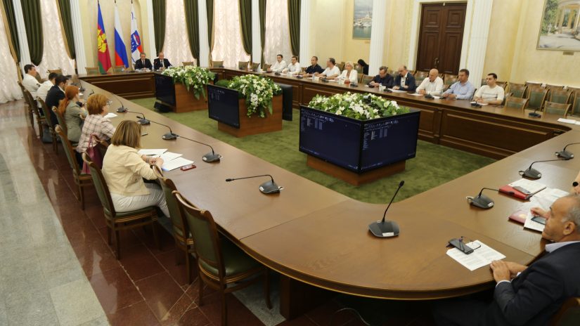 Заседание территориальной депутатской группы Центрального района прошло в Горсобрании