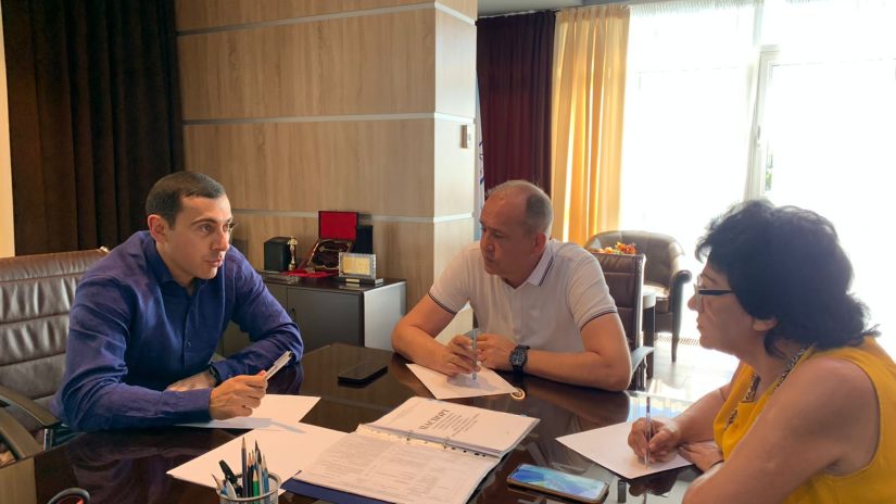 Депутаты Новосочинского округа провели встречу с председателем ТОС «Мамайка»