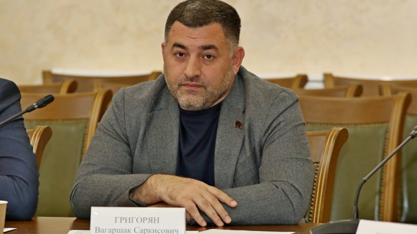 Сегодня свой день рождения празднует депутат Городского Собрания Сочи Вагаршак Григорян