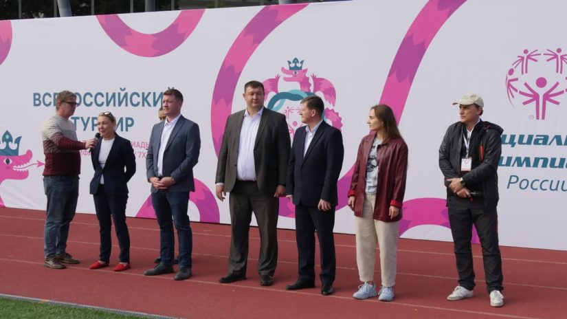 Председатель Молодежного парламента при Горсобрании Нана Михайлова приняла участие в открытии турнира по юнифайд-футболу