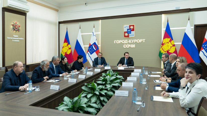 Глава Сочи Алексей Копайгородский провел встречу с депутатами Адлерской территориальной группы
