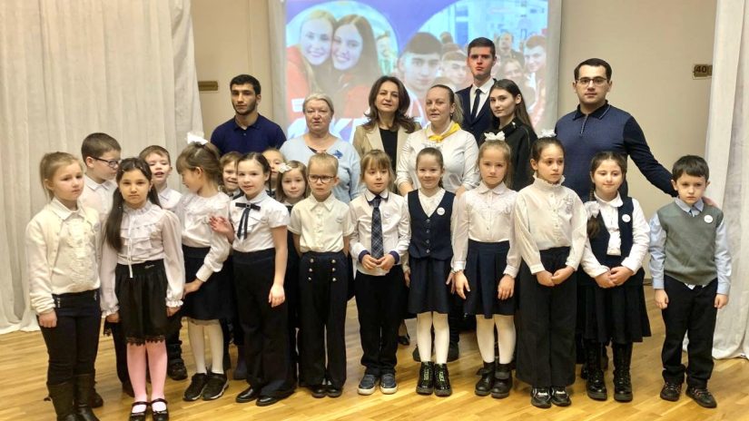 Молодые парламентарии Артём Агапов и Анастасия Силагадзе приняли участие в открытии первичного отделения РДДМ «Движение первых»