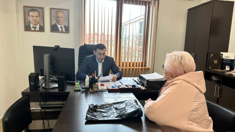 Владимир Торосян провел личный прием граждан избирательного округа "Новосочинский"