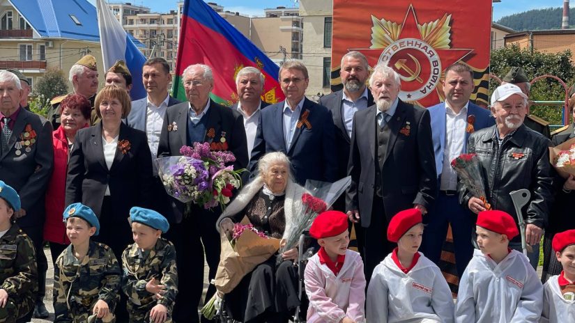 Виктор Филонов, Павел Афанасьев и Александр Бурляев приняли участие в патриотической акции, посвящённой Дню Победы