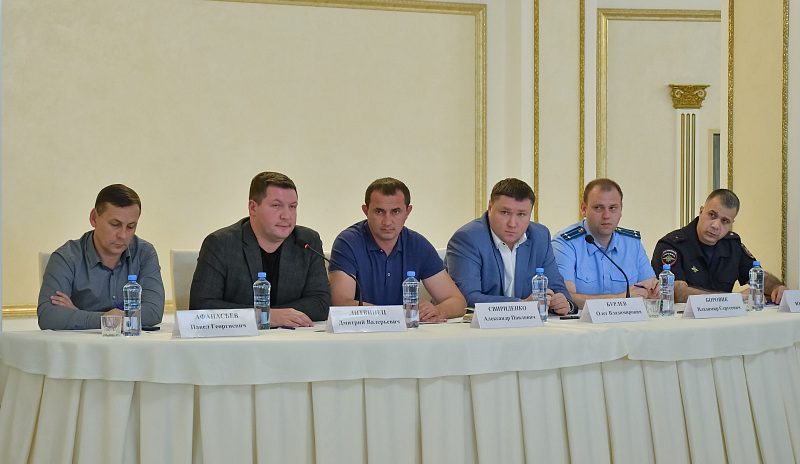 Павел Афанасьев принял участие во  встрече с жителями Лоо по обсуждению проекта Генерального плана