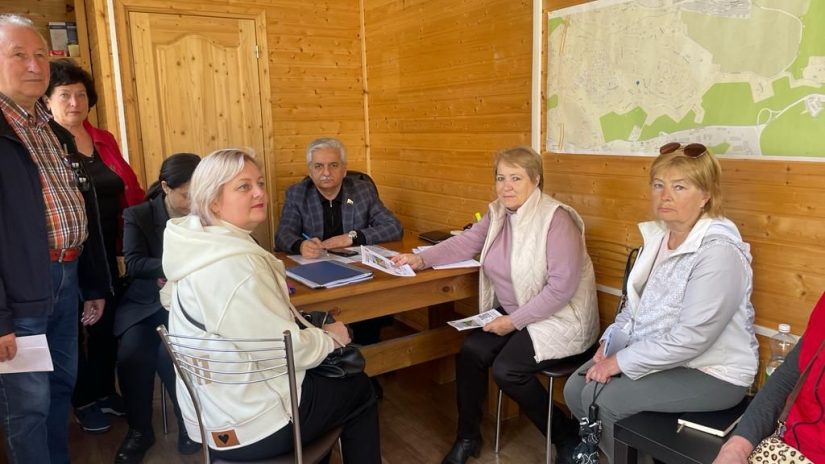 Депутаты Городского Собрания Сочи по избирательному округу № 7 "Северный" провели единый день приема граждан