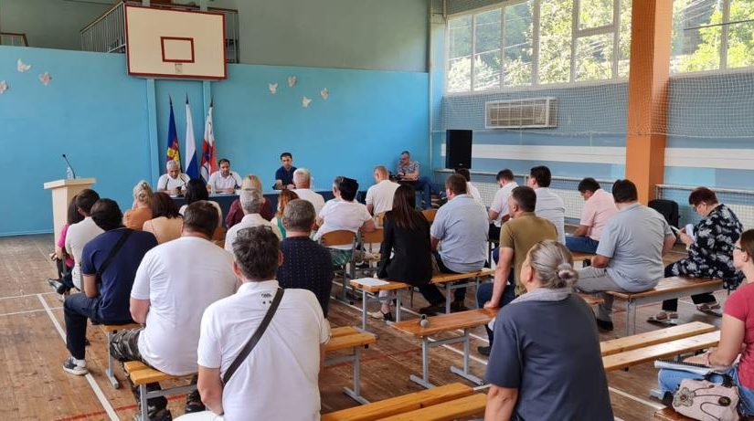 Депутаты избирательного округа № 7 «Северный» приняли участие в сходе граждан села Пластунка