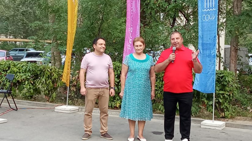 Депутаты Родион Цырульник и Оганес Чепнян помогли в организации праздника "Лето навсегда"