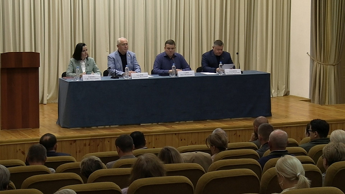 Депутаты избирательного округа «Хостинский» приняли участие в сходе граждан