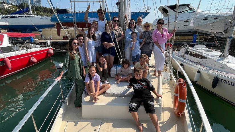 София Минина провела благотворительную морскую прогулку с многодетными семьями