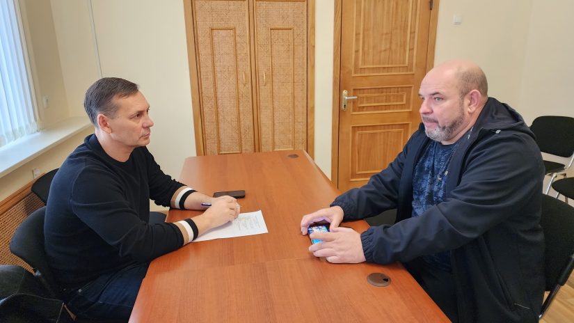 Павел Афанасьев в поселке Лазаревское провел плановый прием граждан по личным вопросам.