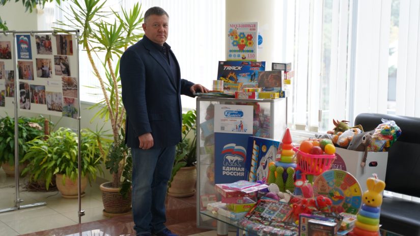 Владимир Елединов принял участие во Всероссийской благотворительной акции «Коробка храбрости»