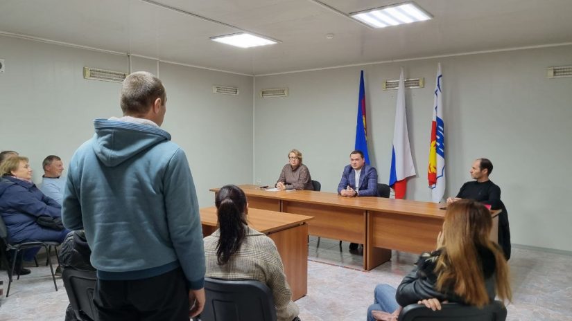 Депутат Илья Стопченко провел приём граждан