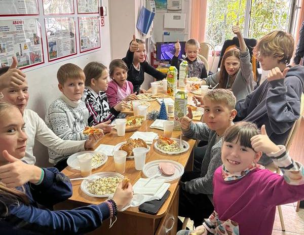 Илья Стопченко оказал содействие в проведении кулинарного мастер-класса для несовершеннолетних дети из семей, находящихся в трудной жизненной ситуации