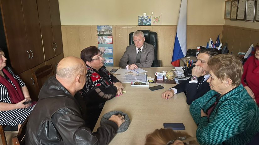 Виталий Баянов и Родион Цырульник провели прием граждан микрорайона «Мацеста»