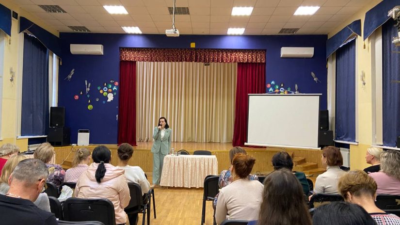 София Минина провела встречу с коллективом гимназии №5