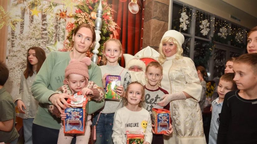 София Минина организовала новогодний праздник для детей