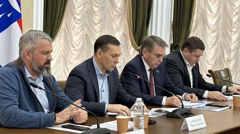 В Горсобрании прошло заседание территориальной депутатской группы Лазаревского района