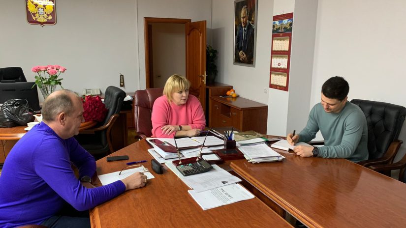 Эдуард Обухович провел рабочую встречу с главой администрации Центрального района Инной Казанковой