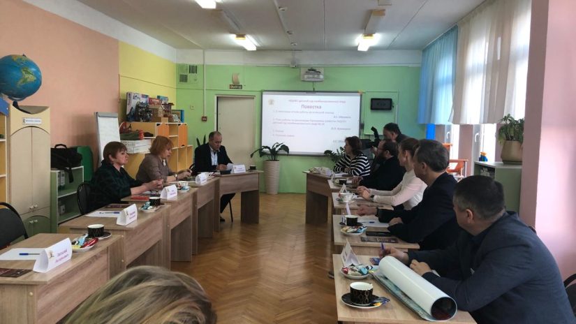 Эдуард Обухович провел заседание Попечительского совета в детском саду №34