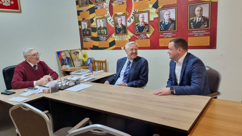 Илья Стопченко провел рабочую встречу с председателем Совета ветеранов г. Сочи Николаем Шурековым