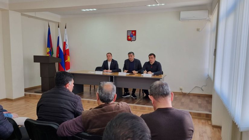 Илья Стопченко и Артур Аракелян обсудили с председателями Советов ОО ТОС перспективы развития сёл округа