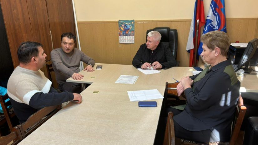 Виталий Баянов и Родион Цырульник провели плановый прием граждан, проживающих в микрорайоне «Мацеста»