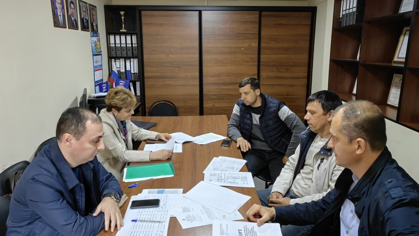 Ростислав Шубин организовал встречу по обсуждению реконструкции наружного уличного освещения в избирательном округе