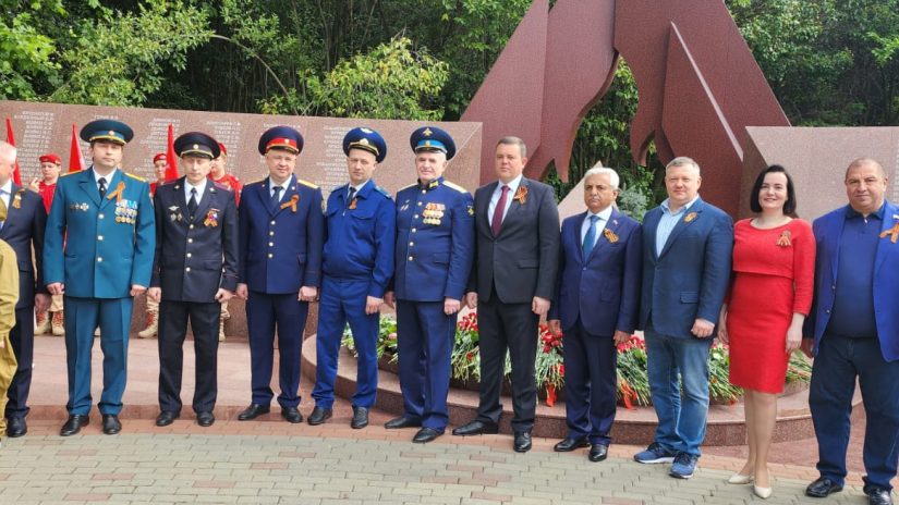Депутаты территориальной депутатской группы Хостинского района приняли участие в мероприятиях, посвященных празднованию Дня Победы
