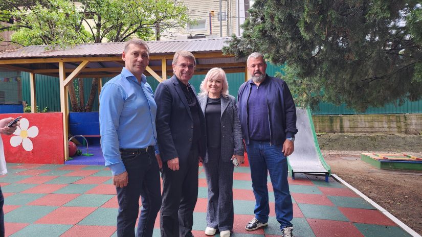 Депутаты Лазаревского округа провели выездную встречу по контролю за выполнением наказов