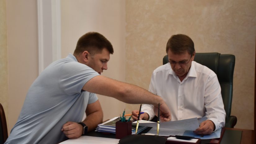 Председатель Городского Собрания Сочи Виктор Филонов провел час контроля по подготовке к летнему курортному сезону
