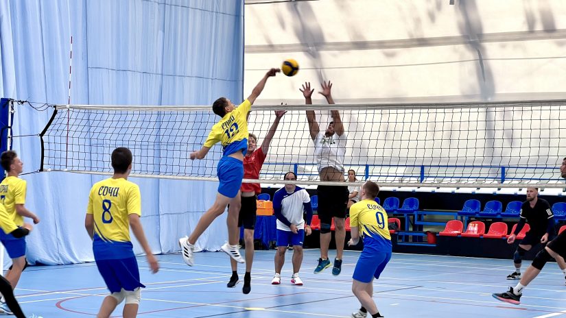 Сос Мартиросян организовал турнир по волейболу среди национальных общин города Сочи