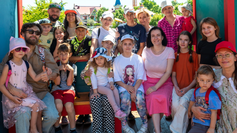 София Минина организовала поход в парк развлечений для многодетных семей