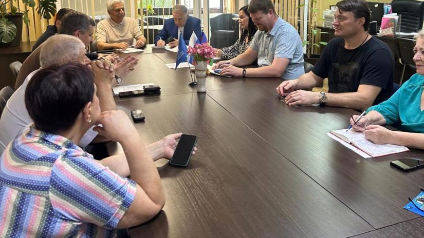 В Городском Собрании Сочи прошло расширенное рабочее совещание по вопросам организации пассажирских перевозок жителей сел Хостинского района