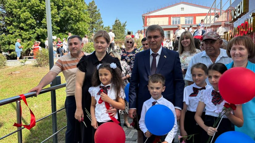 Председатель Городского Собрания Сочи Виктор Филонов принял участие в открытии обновленного музея боевой и трудовой славы в селе Беранда