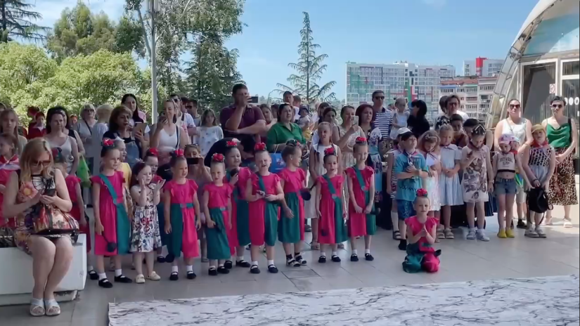 Депутаты ГСС по избирательному округу "Завокзальный" передали инвентарь на детскую площадку